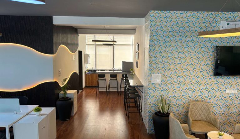 Cafeteria19 scaled q95shvsawy98wov3bfj8fu7hg6kb3mn57tgfhv9uk6 768x446