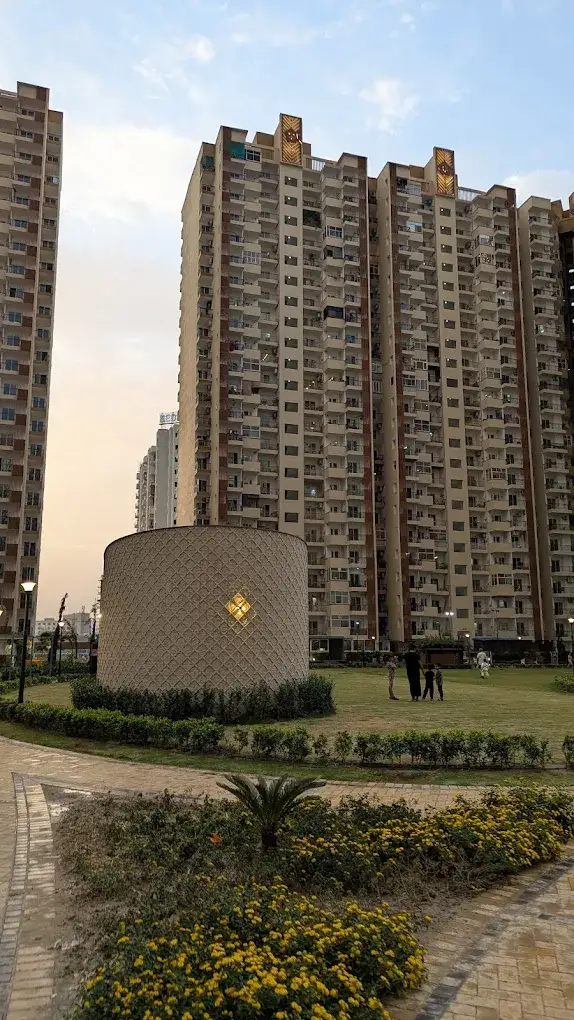 nirala estate phase 2 techzone 4 noida extension